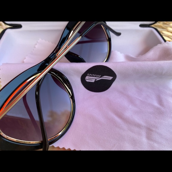 Spitfire black with gold sunglasses - Picture 4 of 5